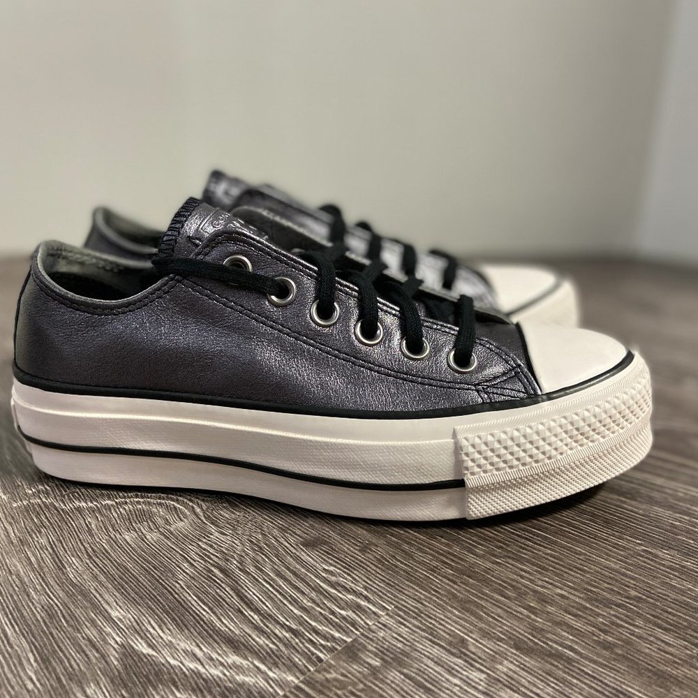 Converse Womens Chuck Taylor Lo Platform 562774C